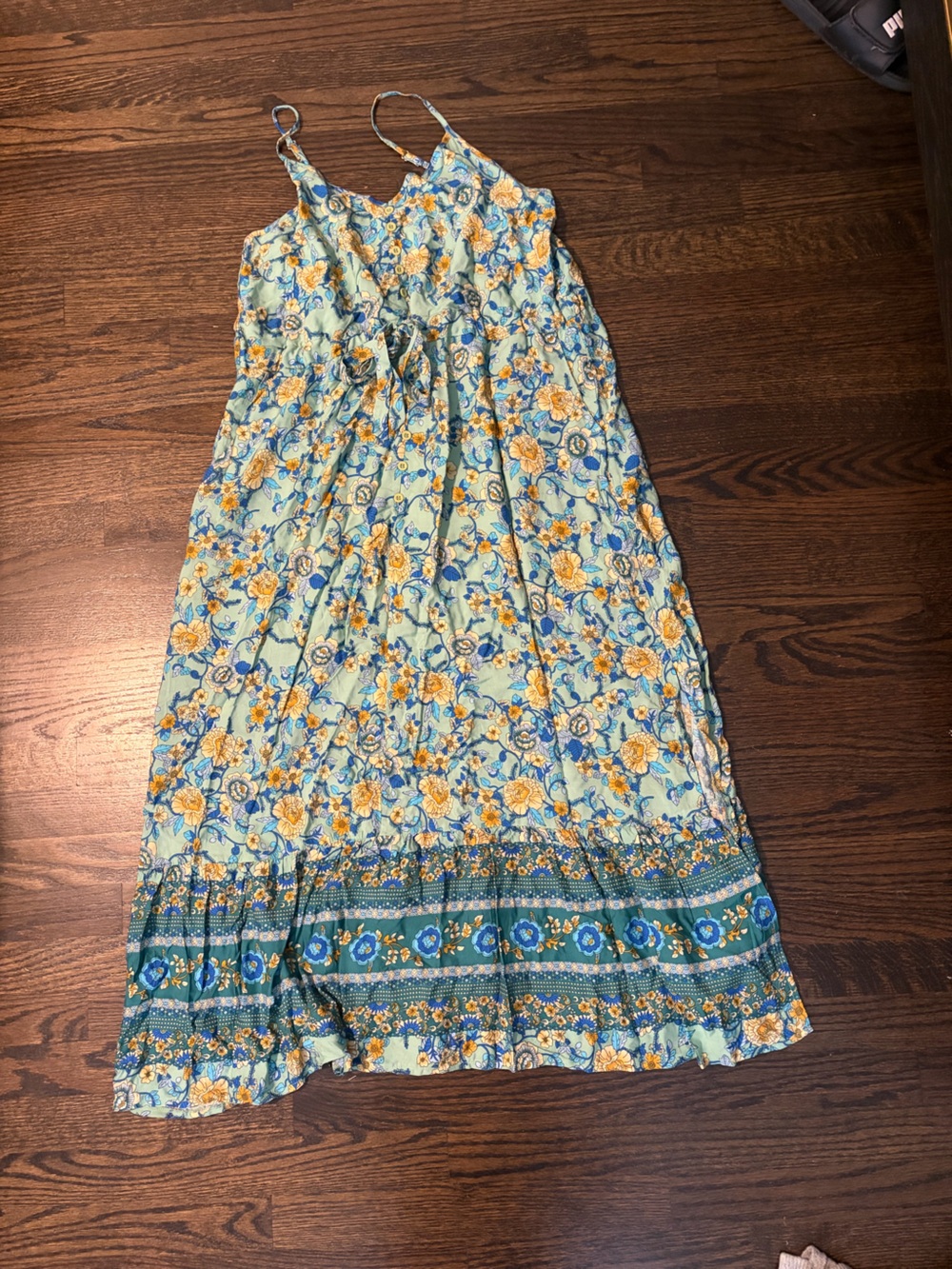 Green Floral Maxi Dress with V-Neck and Spaghetti Straps - Picture 6 of 9